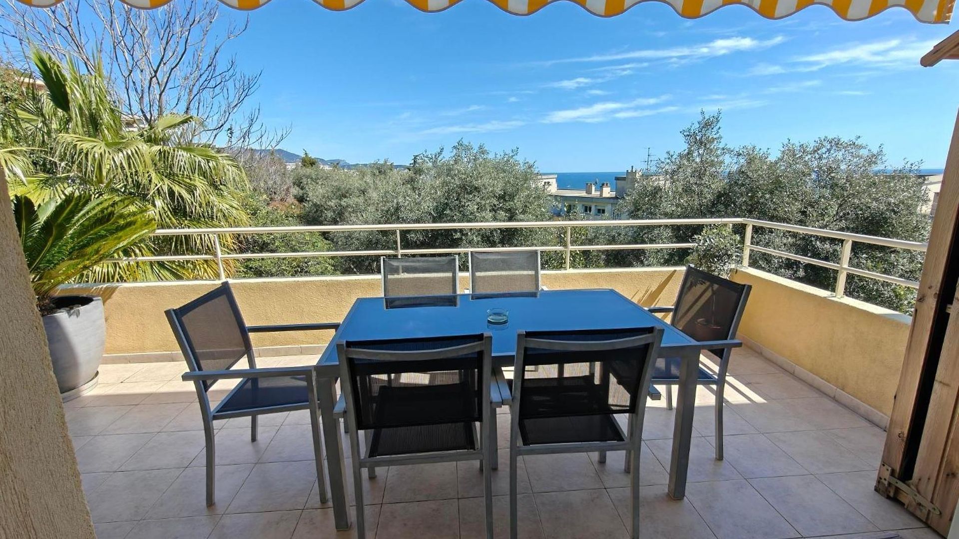 Toit Terrasse Nice-ouest Avec Parking, Clim Et Piscine