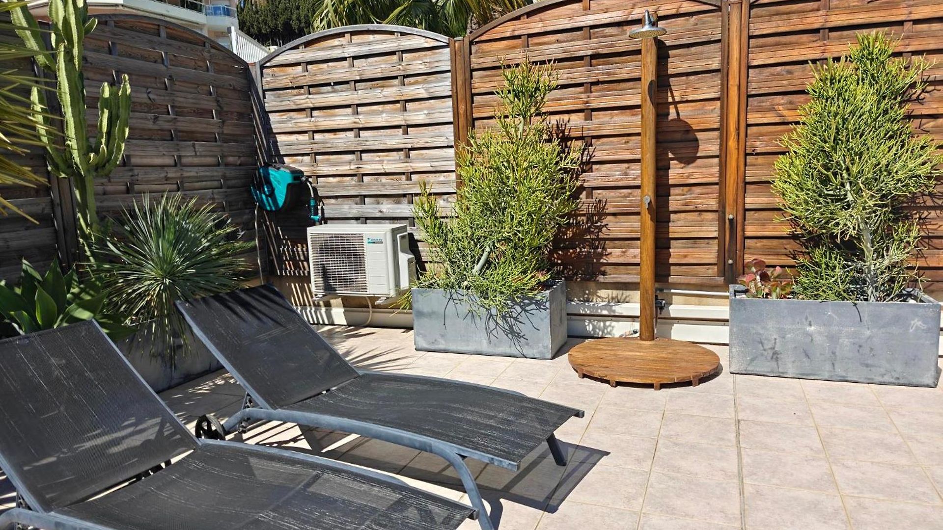 Apartment Toit Terrasse Nice-ouest Avec Parking, Clim Et Piscine *