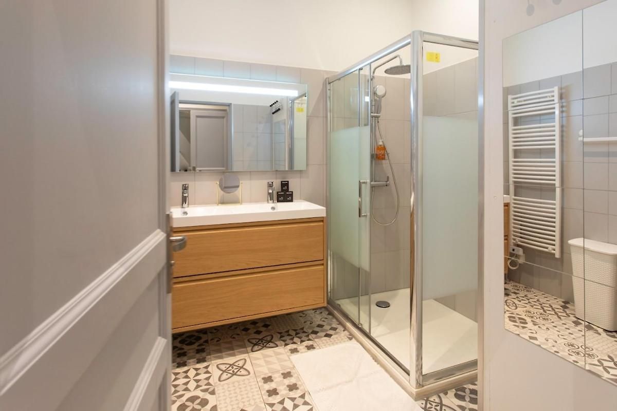 #34 Staywizus - Lamartine 3 Bdr Ac Balcony 10mins Walk To Old Town * Nice