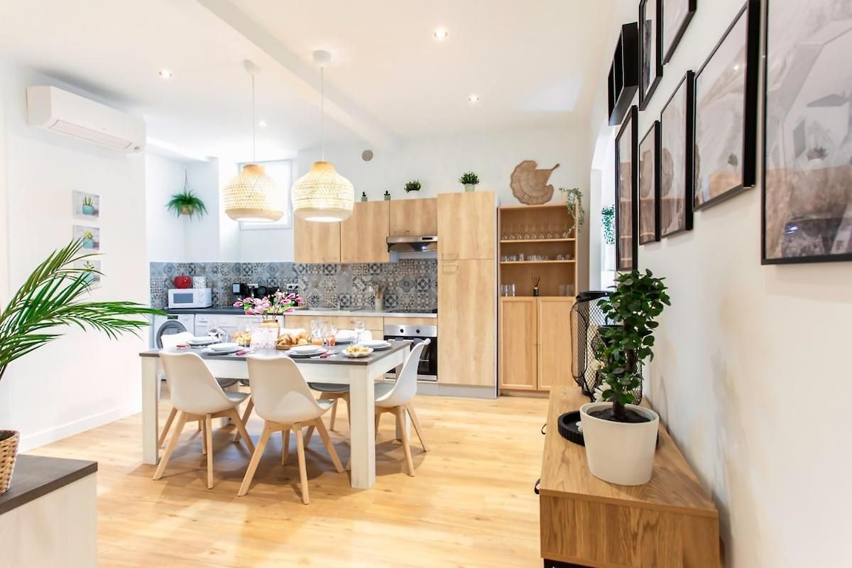 #34 Staywizus - Lamartine 3 Bdr Ac Balcony 10mins Walk To Old Town Appartement *