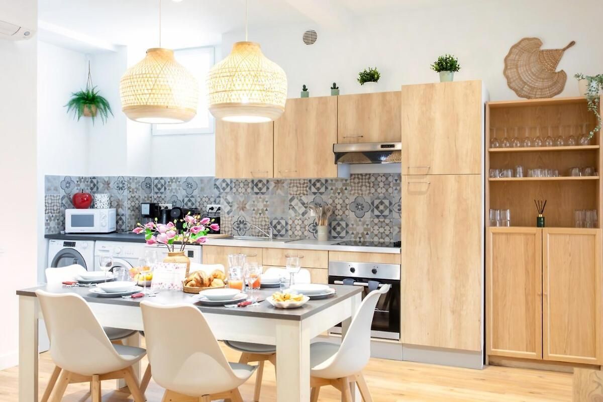 #34 Staywizus - Lamartine 3 Bdr Ac Balcony 10mins Walk To Old Town *