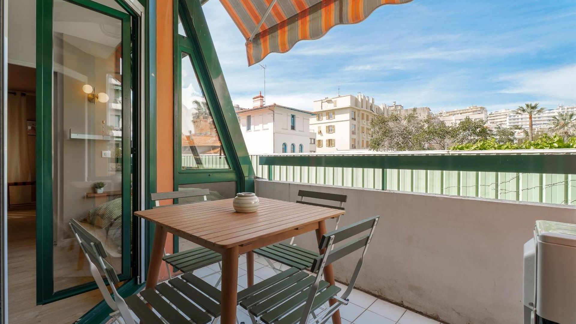 Renting - Fleurs - Luxury Terrace Quiet Private Parking *