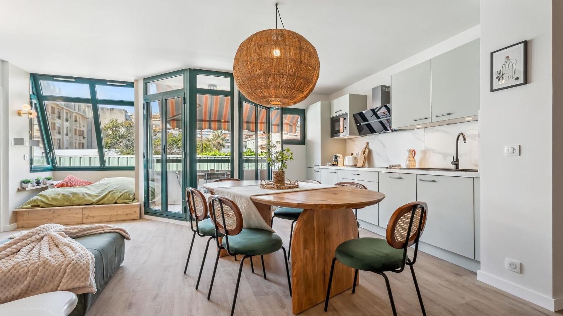 Apartment Renting - Fleurs - Luxury Terrace Quiet Private Parking