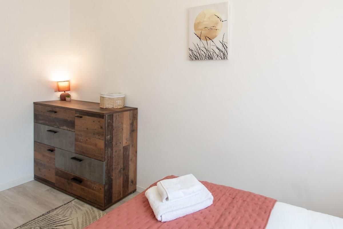 L38 Staywiz Us - Fleur 7min Walk To Beach,free Park,balc&ac