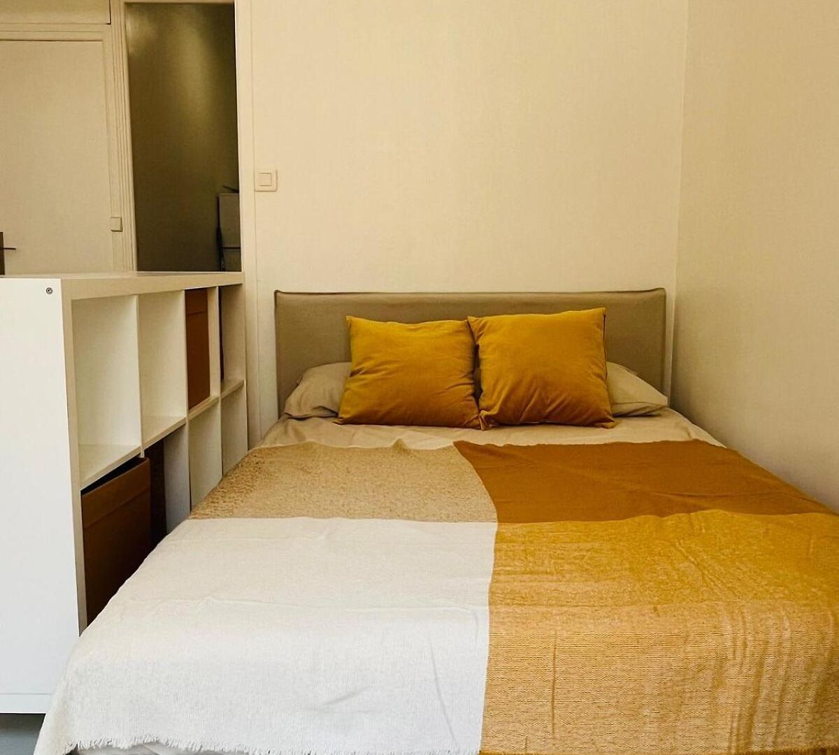 Spacious And Modern *