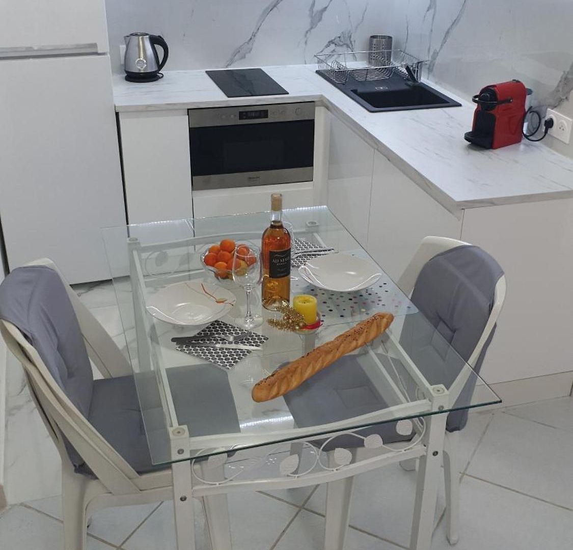 Place Close To The Ac Air , Wi Fi, Parking Appartement