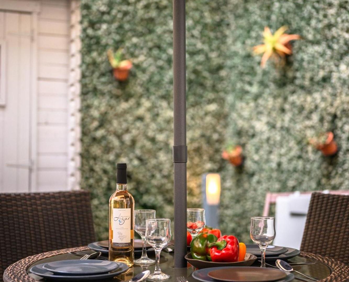 Charme Niçois Avec Terrasse En *