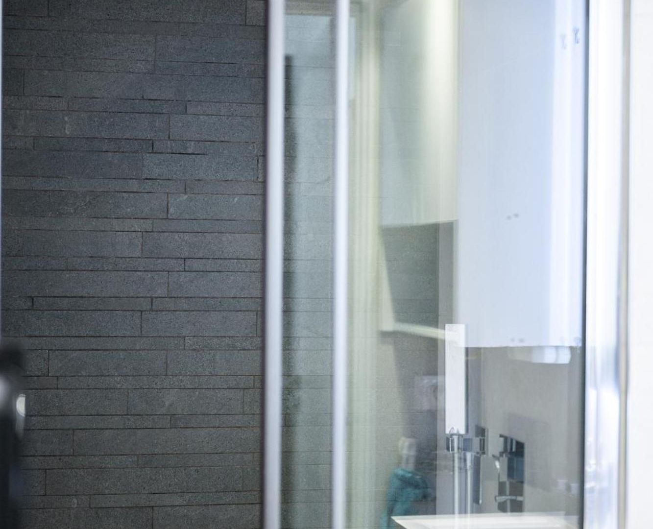 Charme Niçois Avec Terrasse En Appartement *