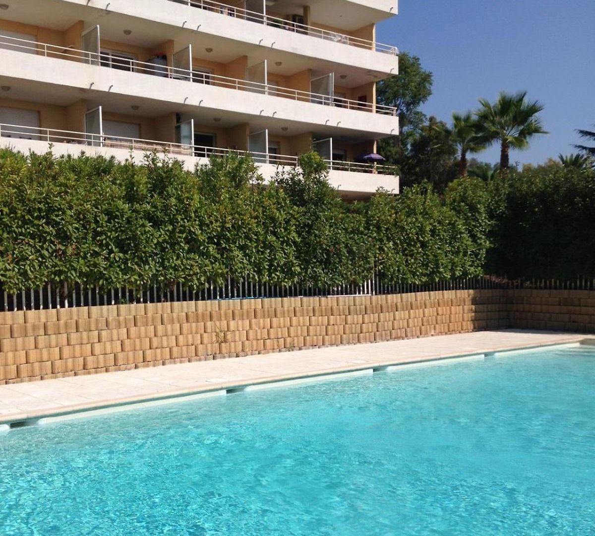 Toit Terrasse Nice-ouest Avec Parking, Clim Et Piscine * Nice