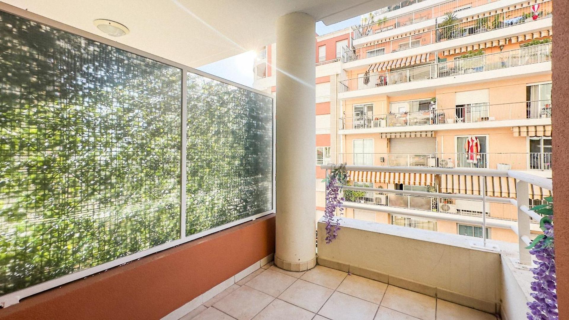 Two Apartment *