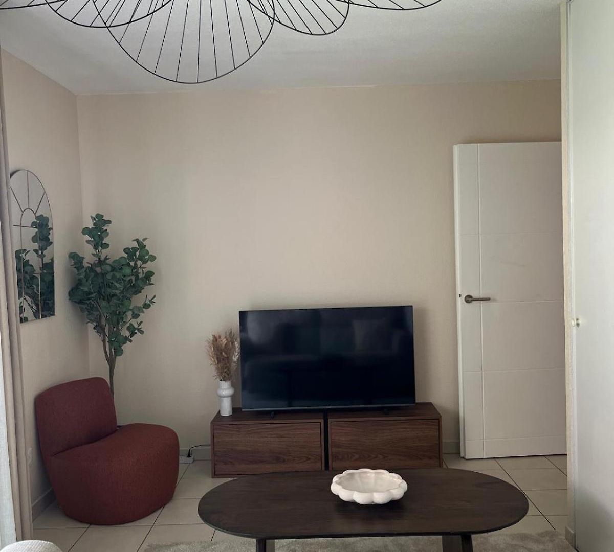 Apartment French Riviera, Parking Gratuit, Tram L1 Au Pied De L'immeuble Nice
