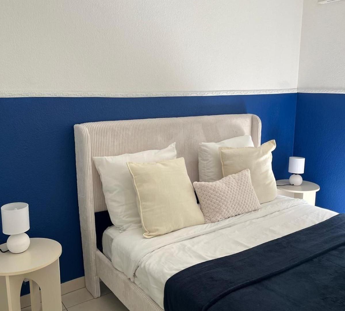 French Riviera, Parking Gratuit, Tram L1 Au Pied De L'immeuble Nice