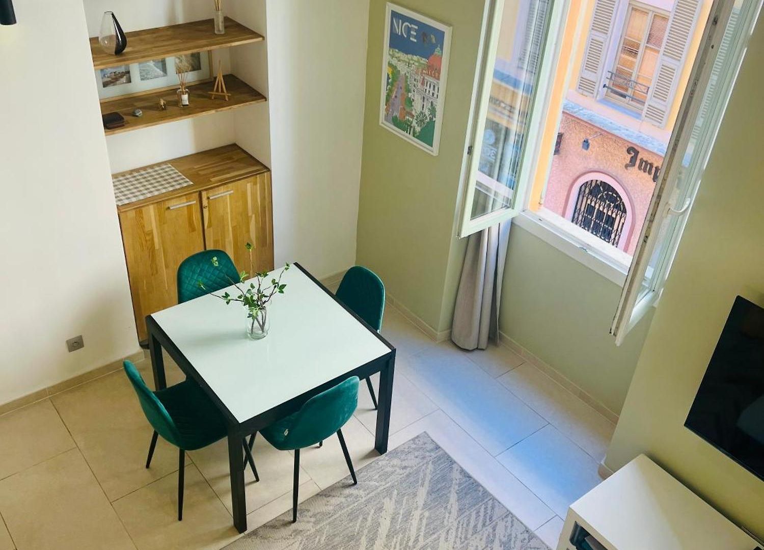 Old Town Prime, 1 Min & Massena Square, Nice