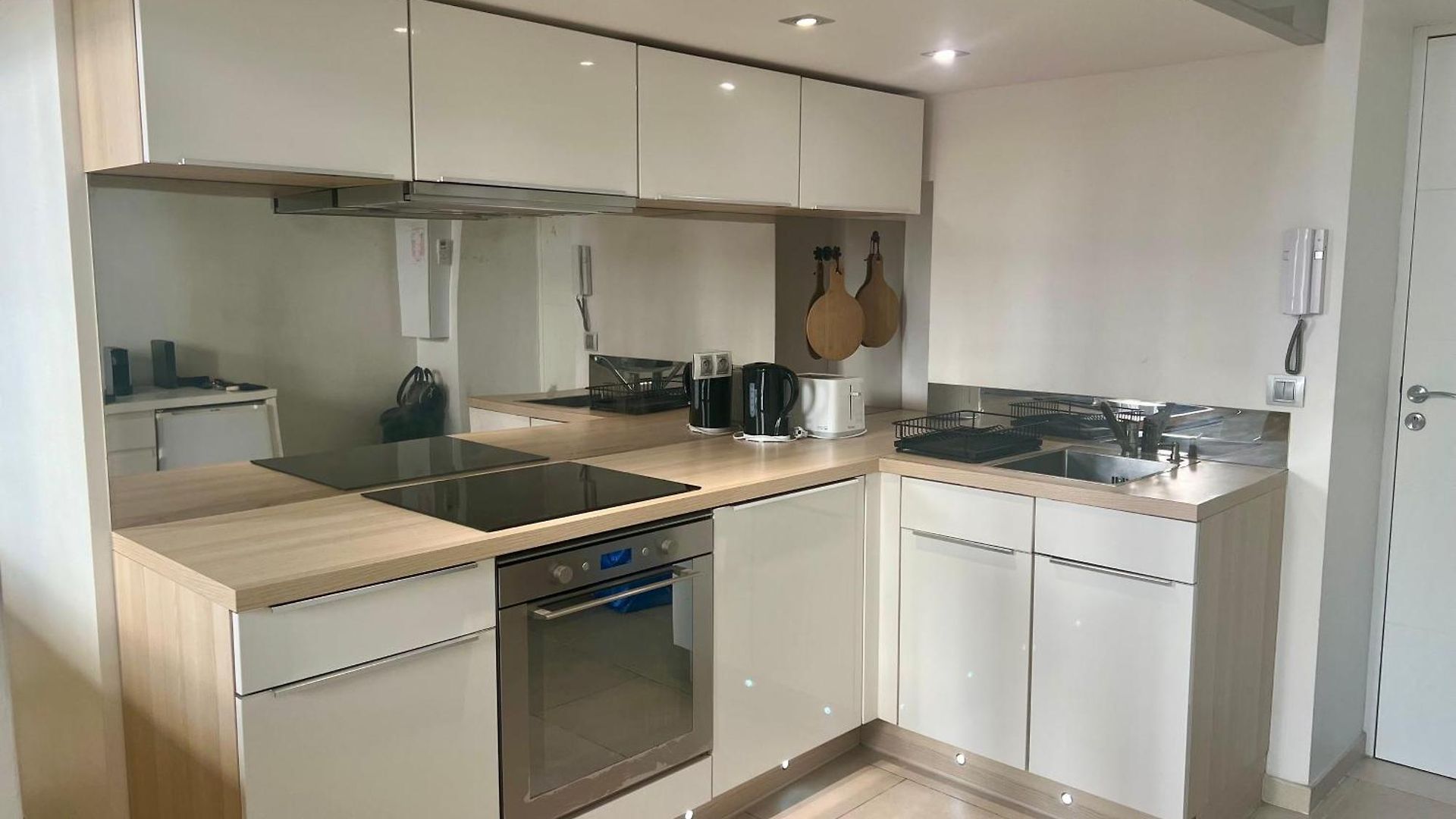 Old Town Prime, 1 Min & Massena Square, Appartement