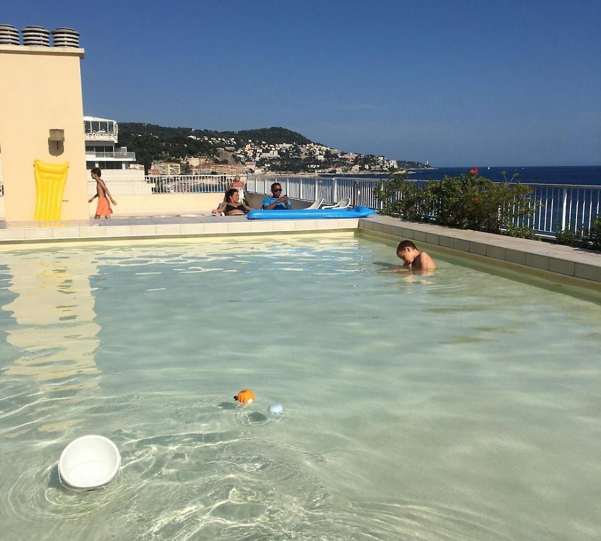 Et Ses Deux Piscines * Nice