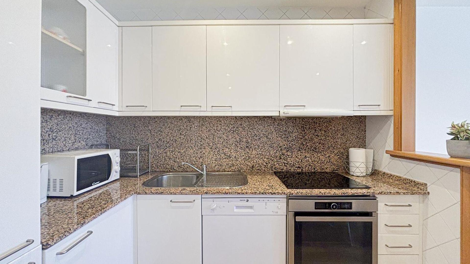 Zara - Wifi, Ac, 4 Pers Appartement