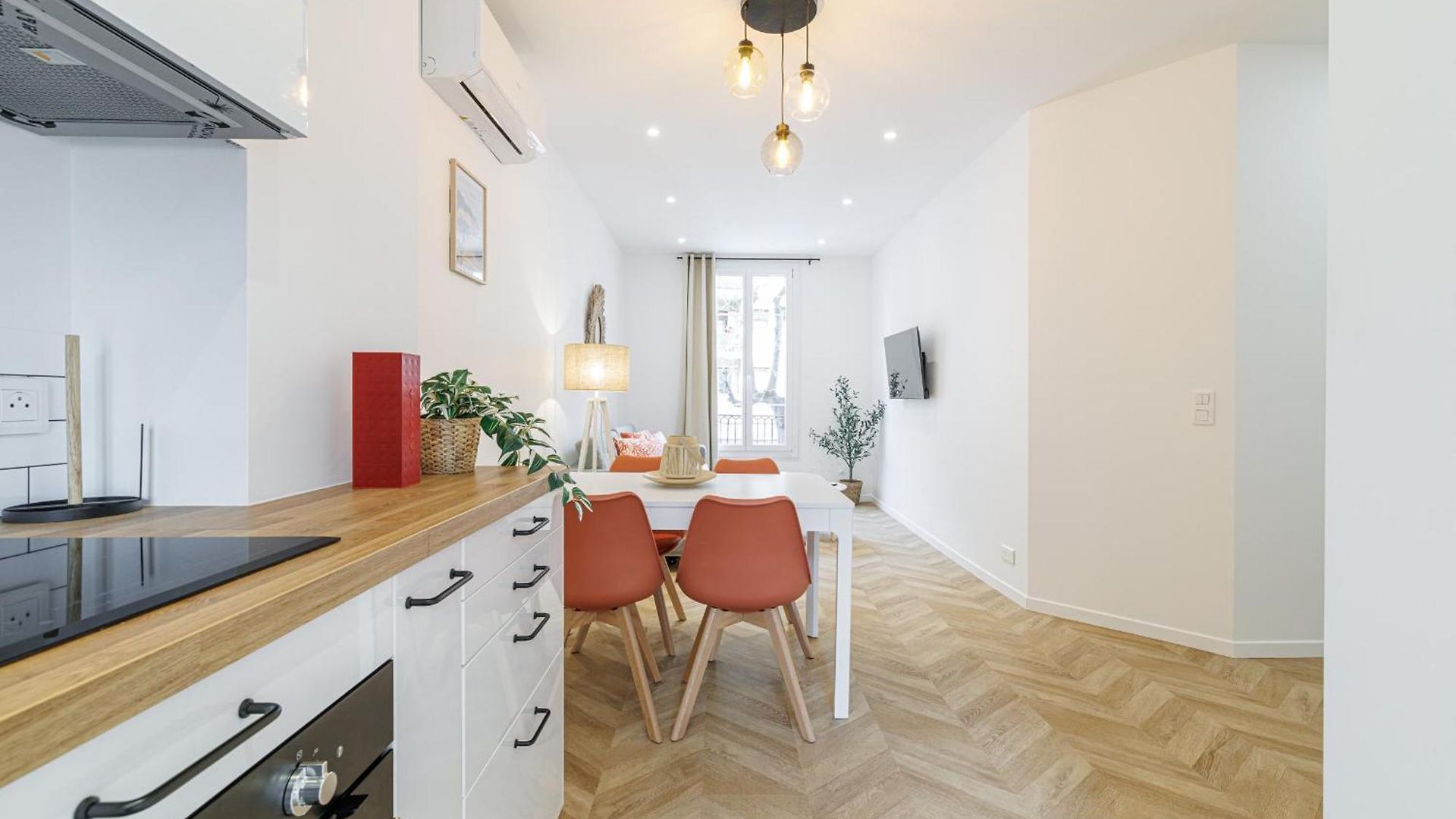 Large & Confort 2 Bdr Renovated Nice