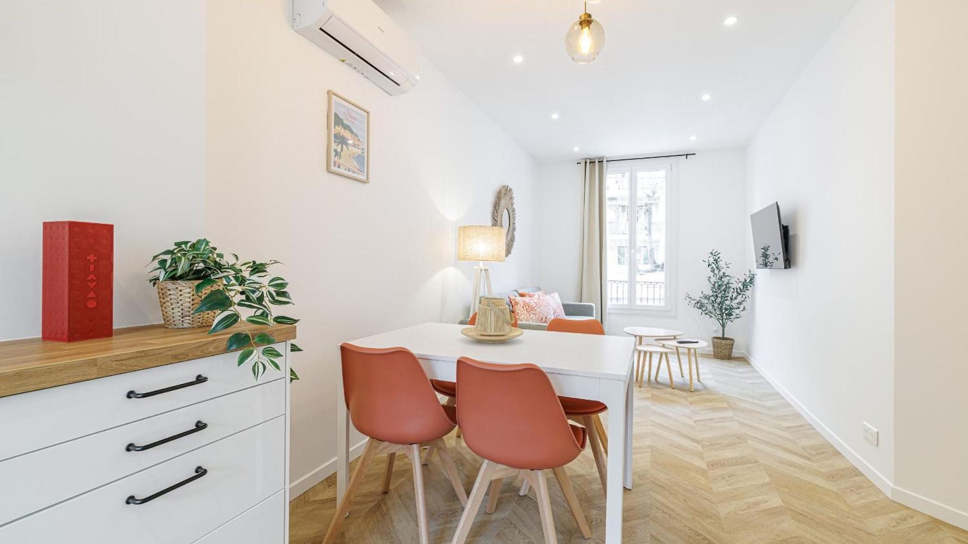 Large & Confort 2 Bdr Renovated Appartement *