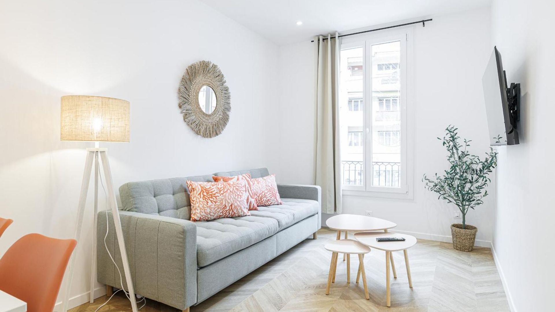 Large & Confort 2 Bdr Renovated * Nice