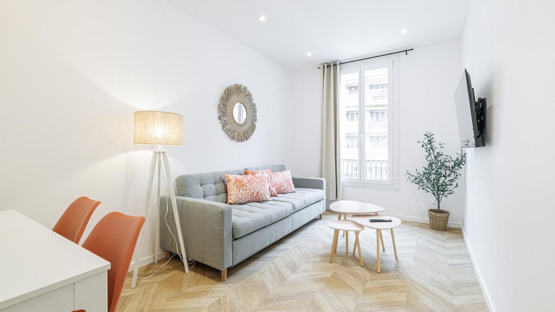 Large & Confort 2 Bdr Renovated Appartement
