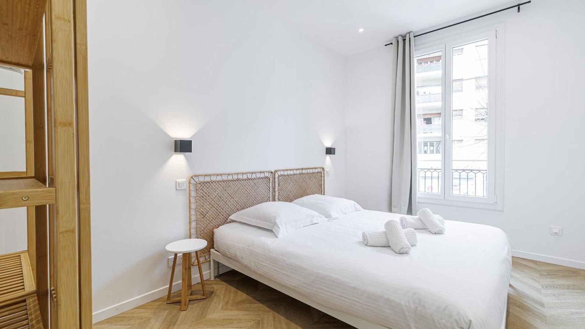 Large & Confort 2 Bdr Renovated Appartement *
