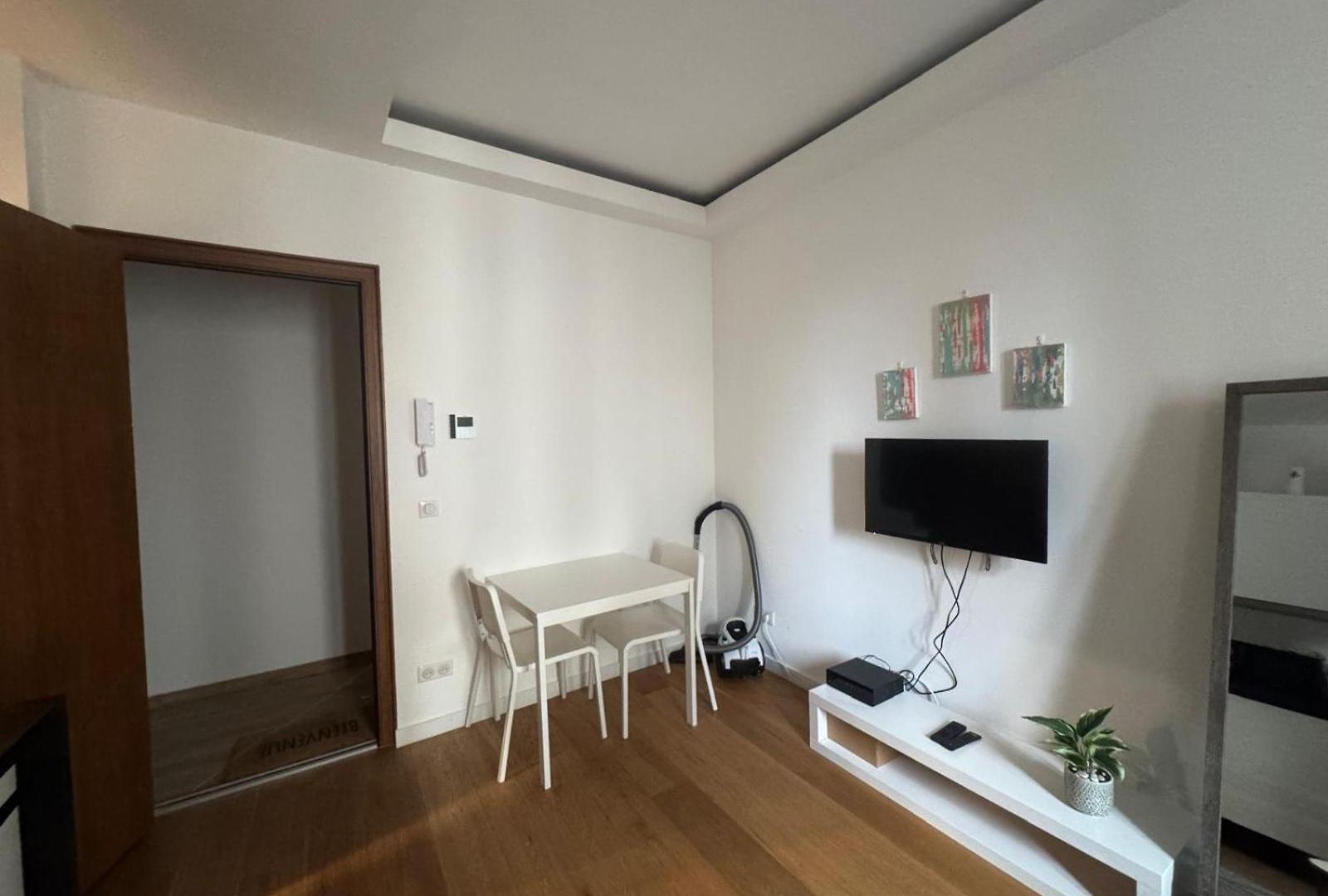 2p Place Massena Appartement Nice