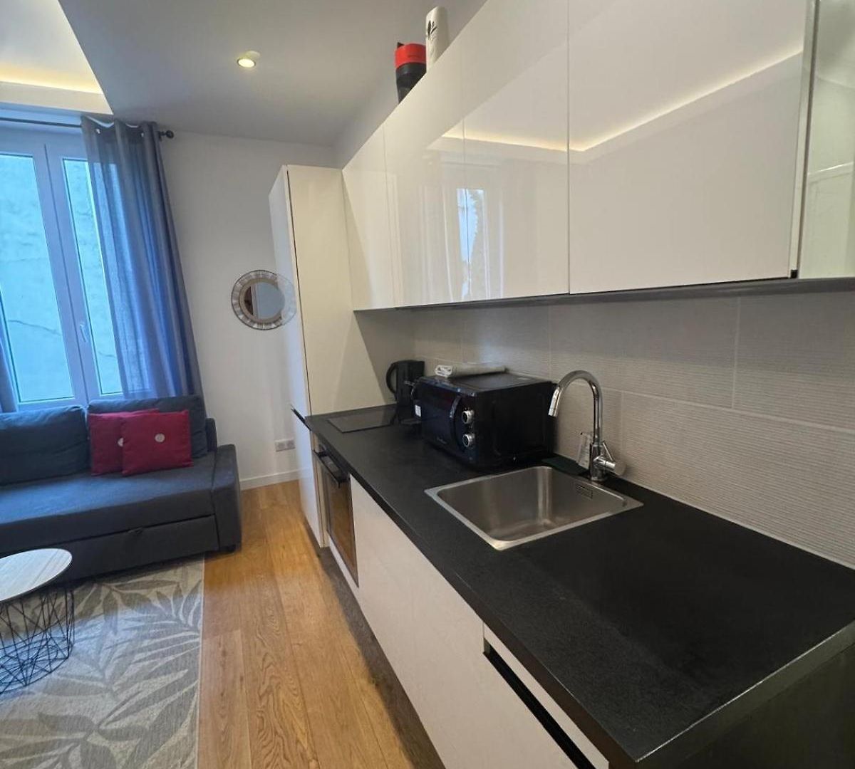 2p Place Massena Appartement