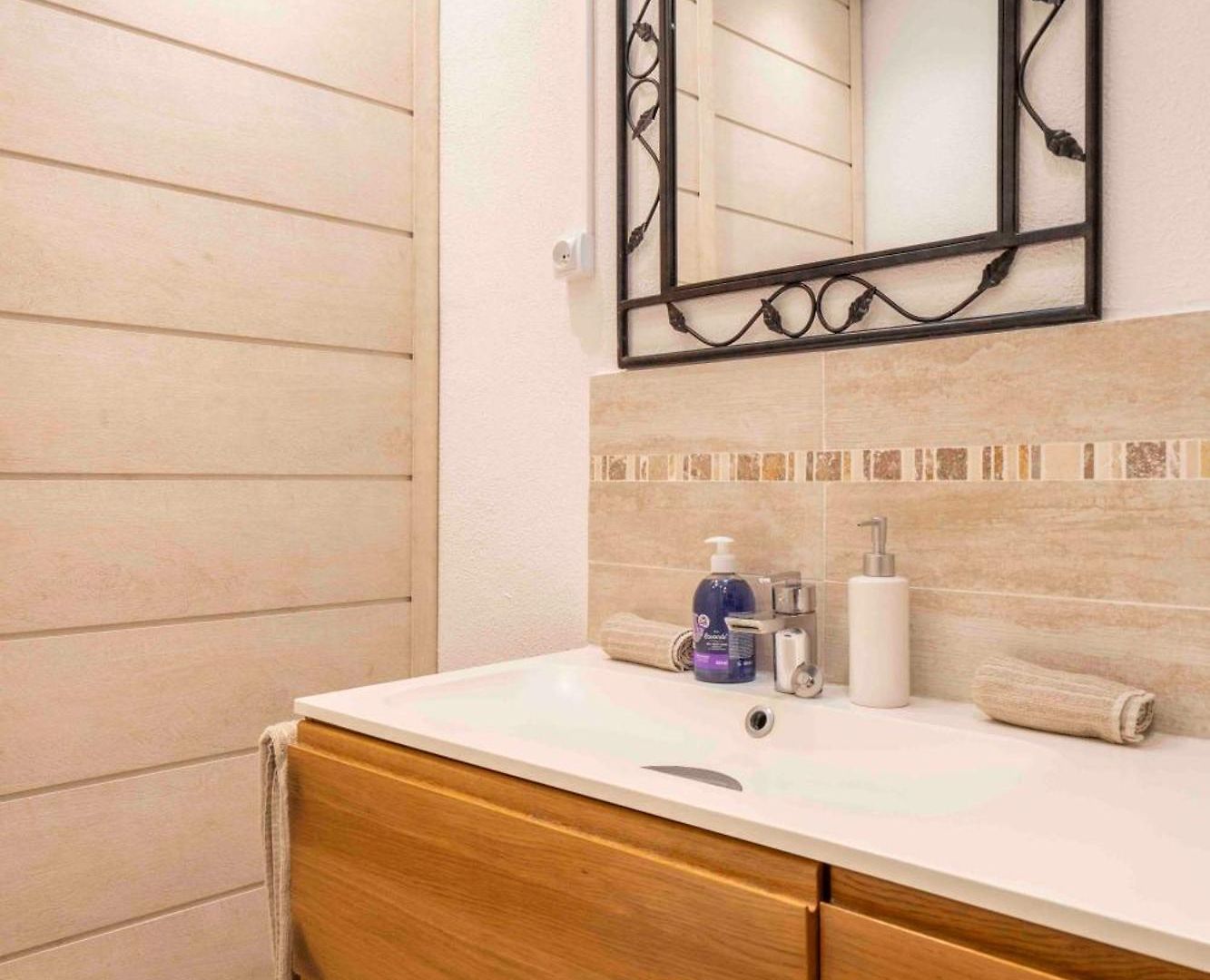 Charming Flat, Fully Equipped, Air Conditioning, Only 300m - La Loge *