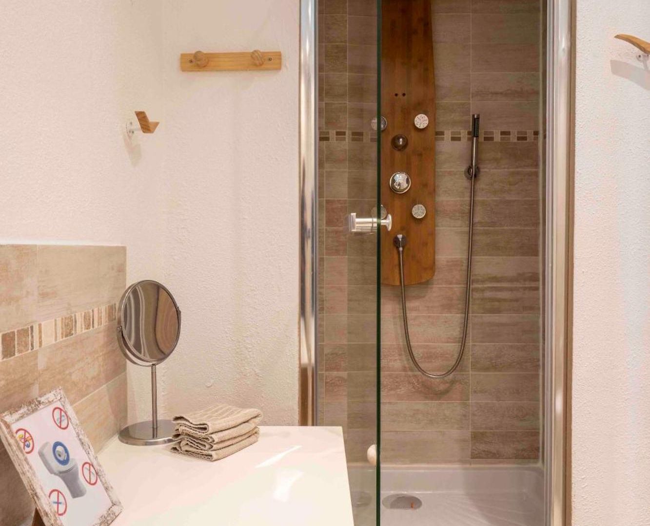 Charming Flat, Fully Equipped, Air Conditioning, Only 300m - La Loge