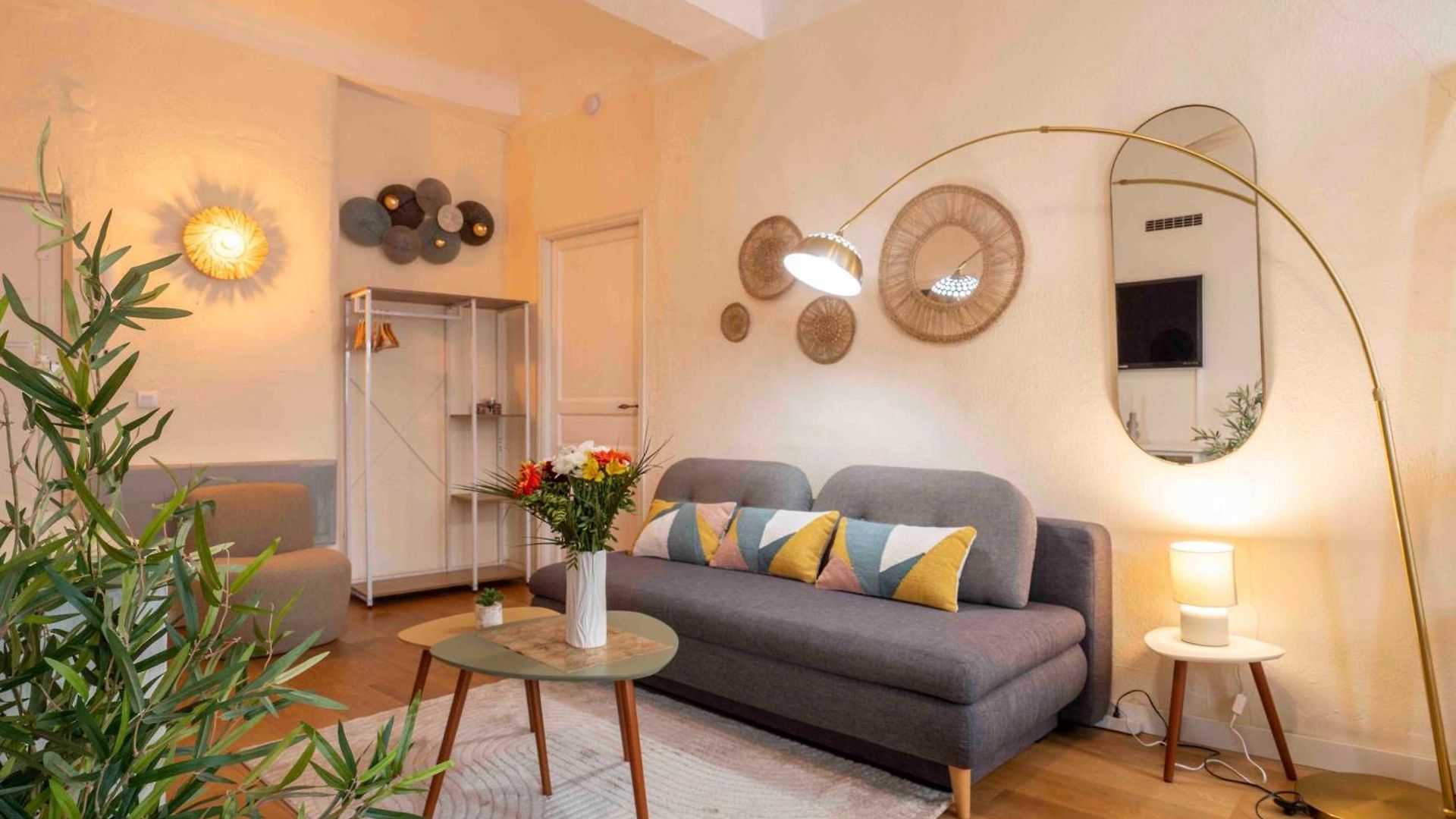 Charming Flat, Fully Equipped, Air Conditioning, Only 300m - La Loge Apartment