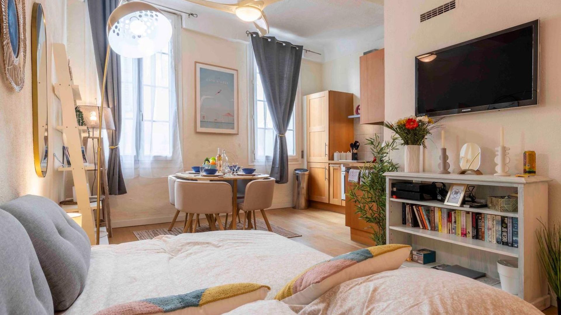 Charming Flat, Fully Equipped, Air Conditioning, Only 300m - La Loge Apartment *