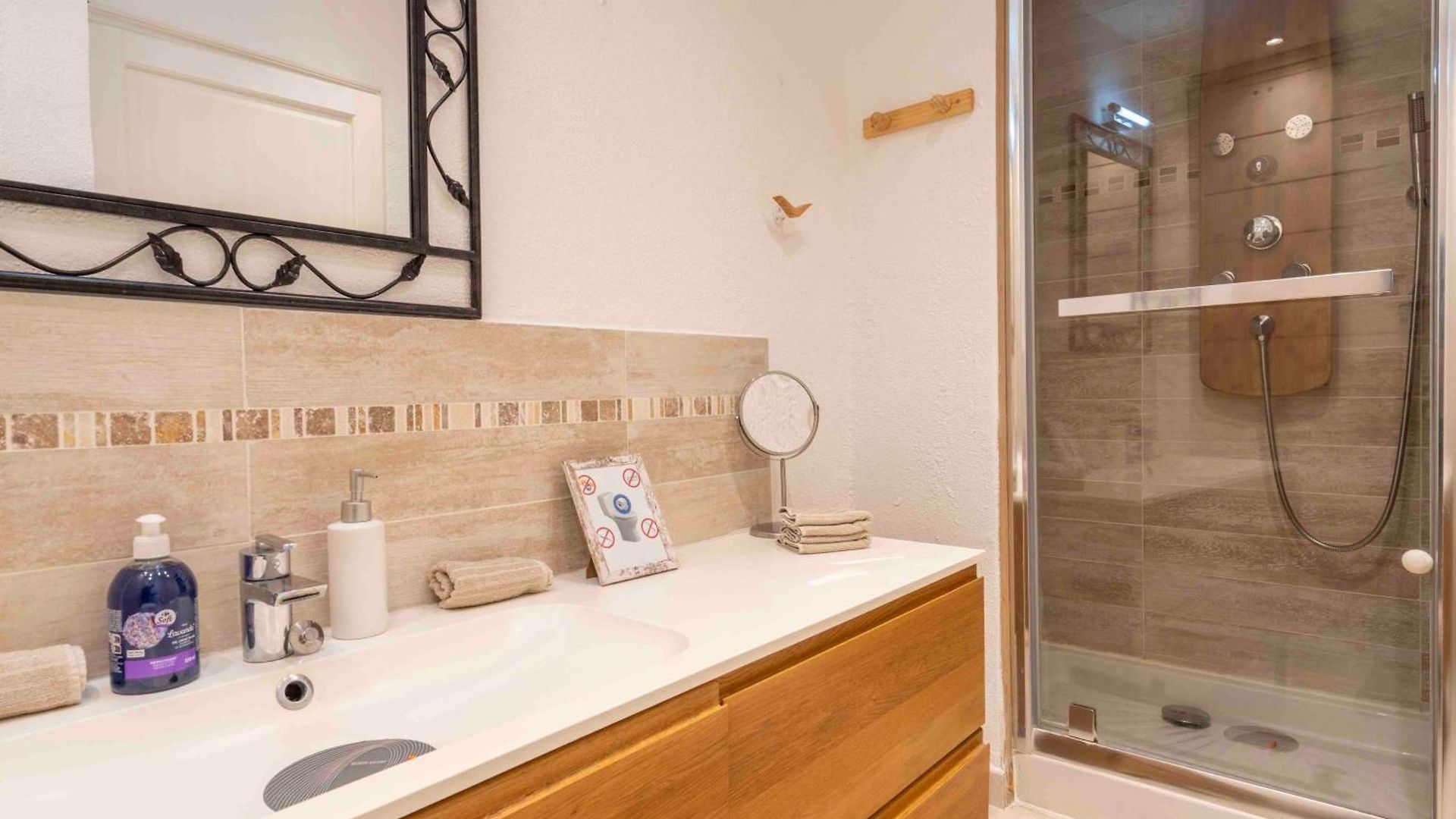 Apartment Charming Flat, Fully Equipped, Air Conditioning, Only 300m - La Loge *