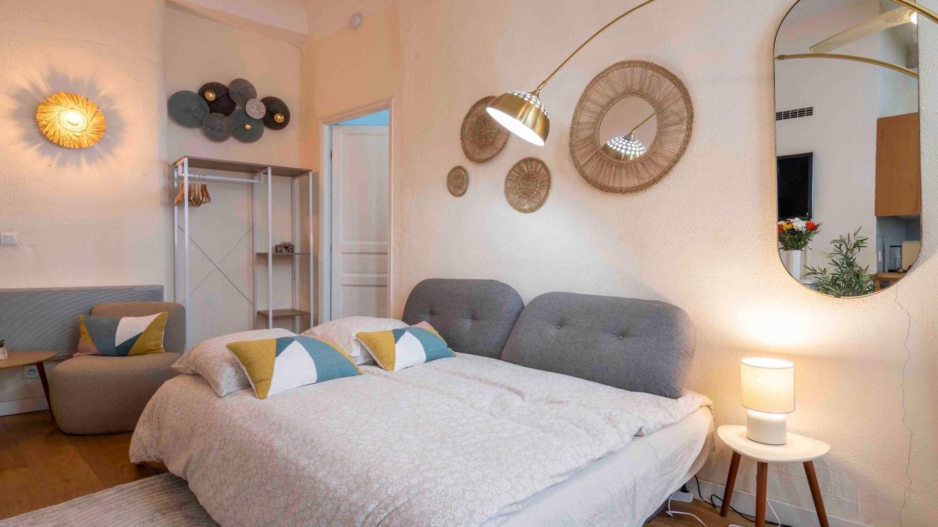 Charming Flat, Fully Equipped, Air Conditioning, Only 300m - La Loge *
