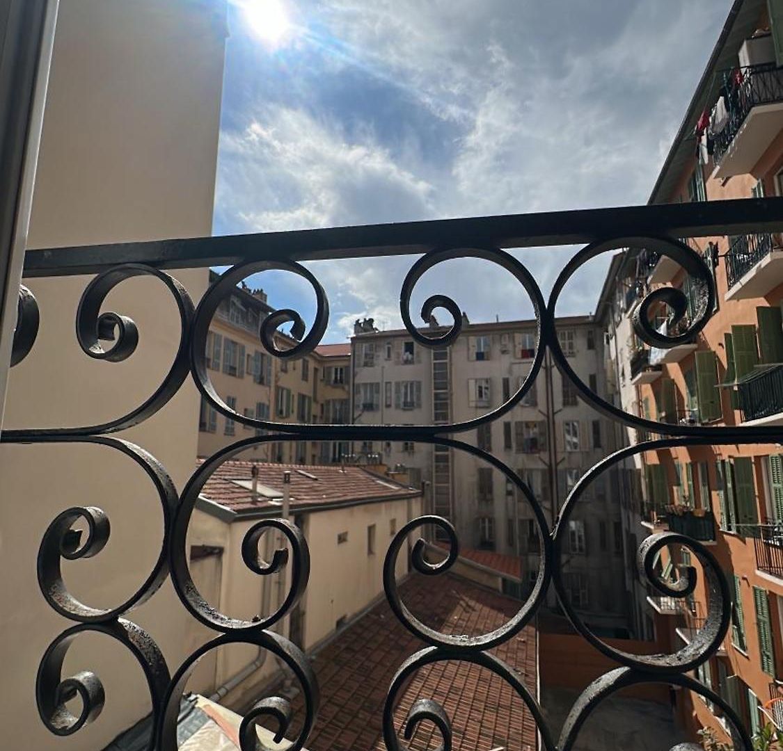 Simple Stay-centre Au Calme Nice