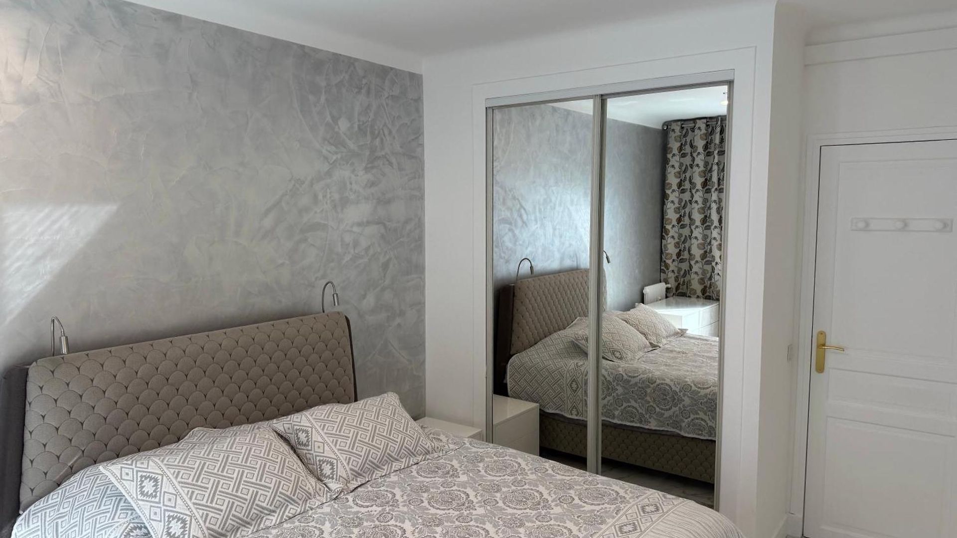 Apartment Emotion Vip *