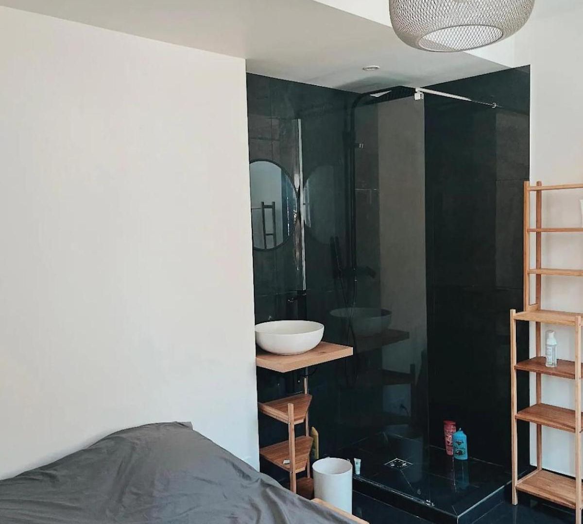Vieille Design, Proche De *