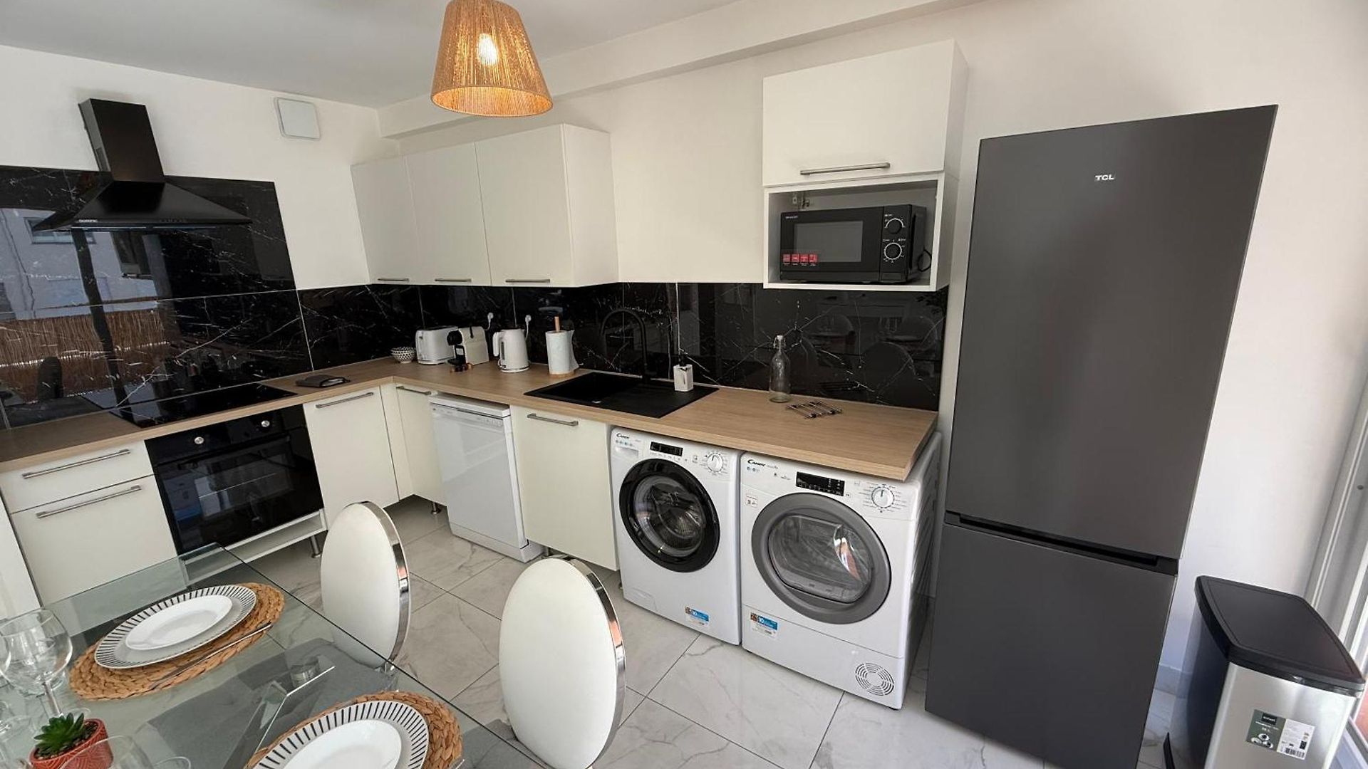 Appartement Magnifique 3 Pièces à 100m De La *
