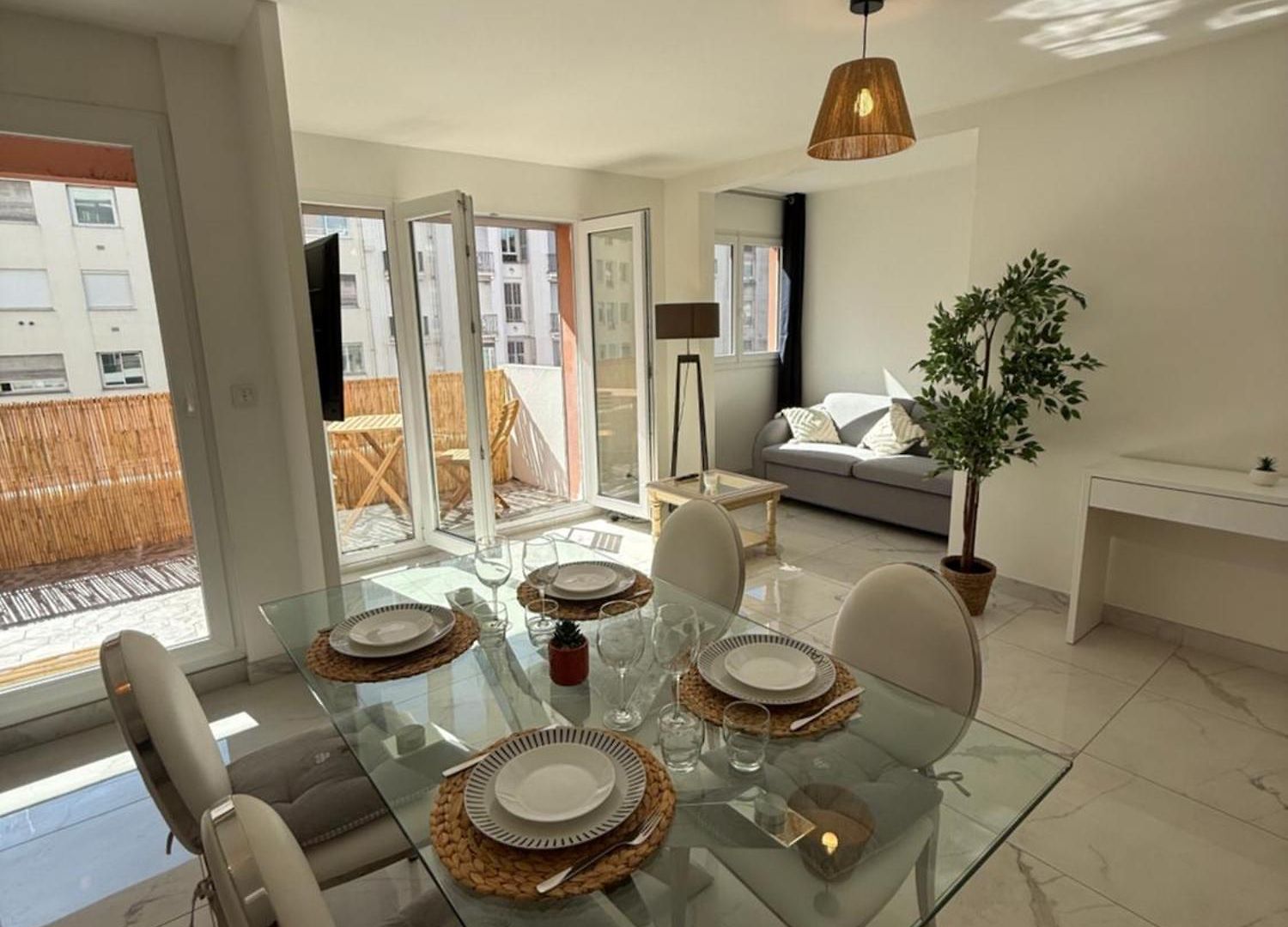 Appartement Magnifique 3 Pièces à 100m De La