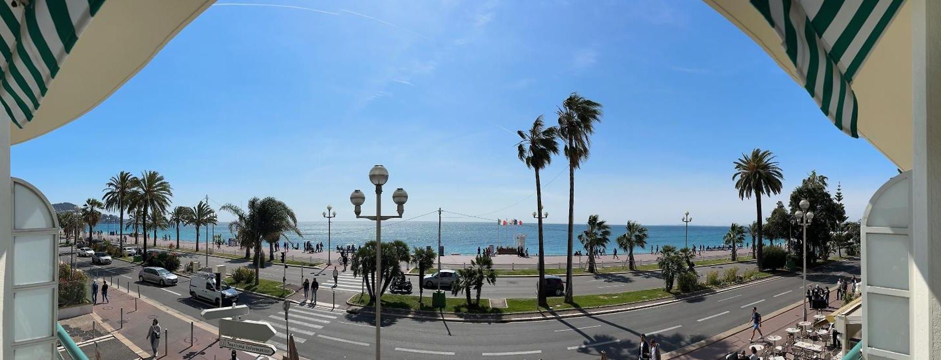 Carre D Or Face A La Nice