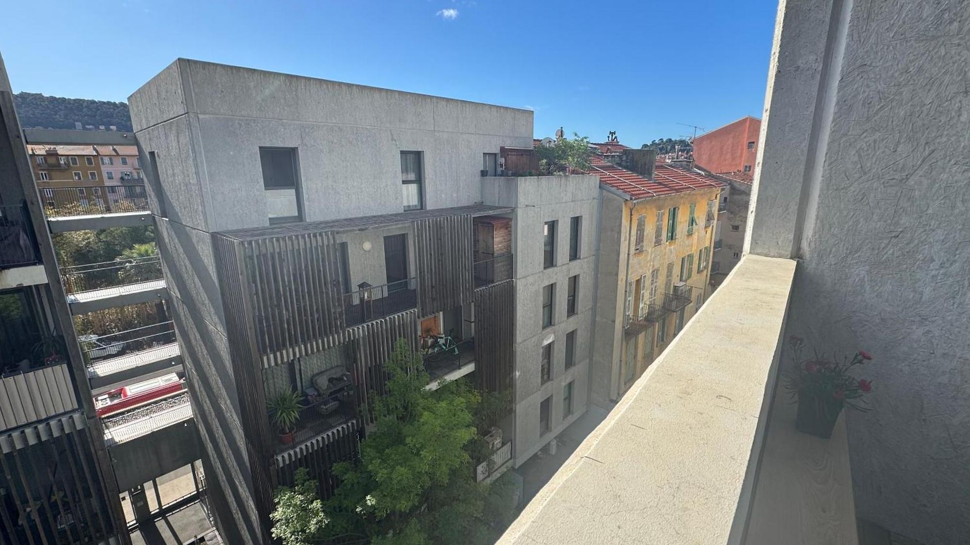 Beau Avec Belle Terrasse Au Centre De Apartment *