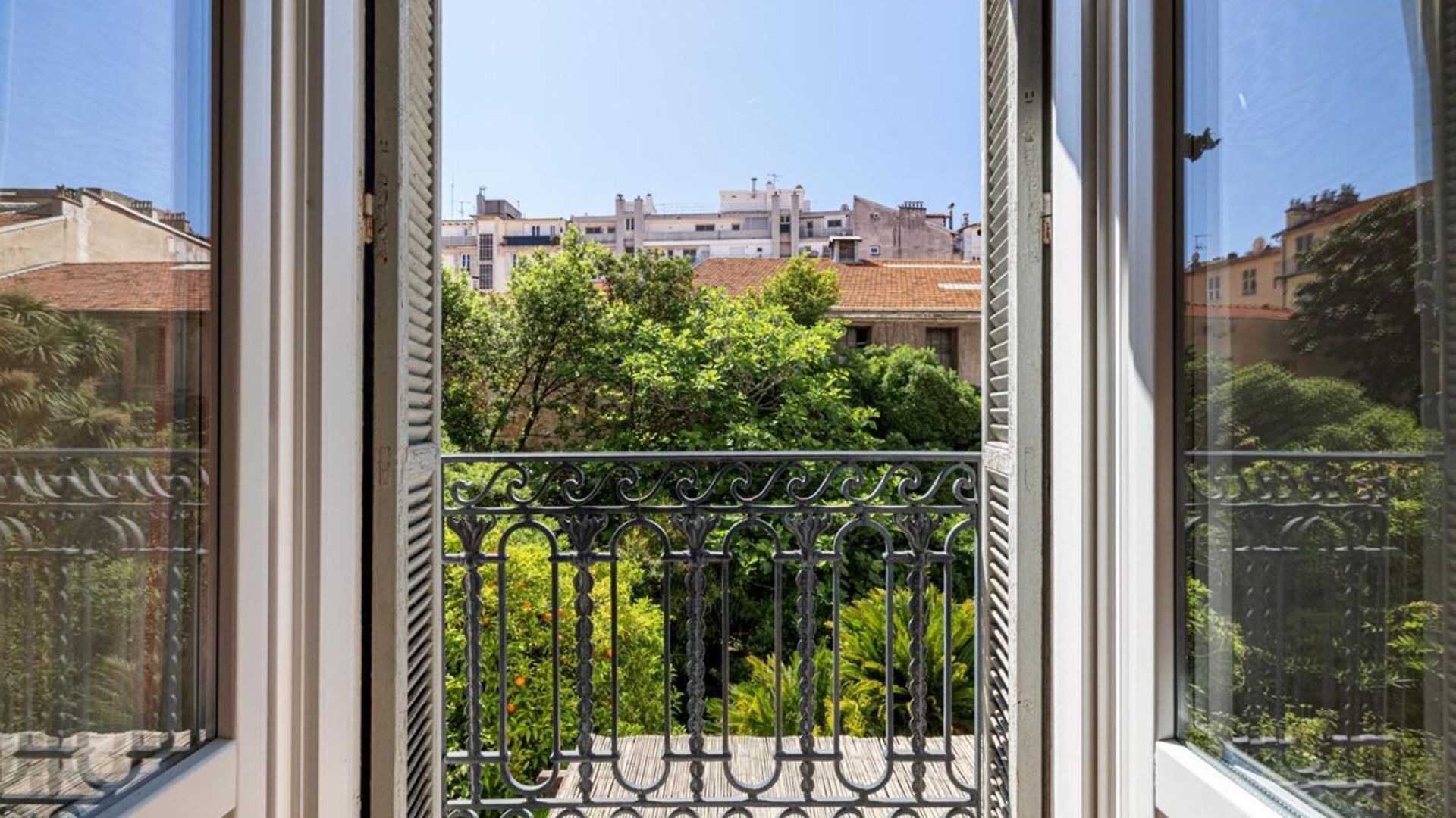 Appartement Joffre 49-d - Charming 2 Bedroom - Carré D'or *