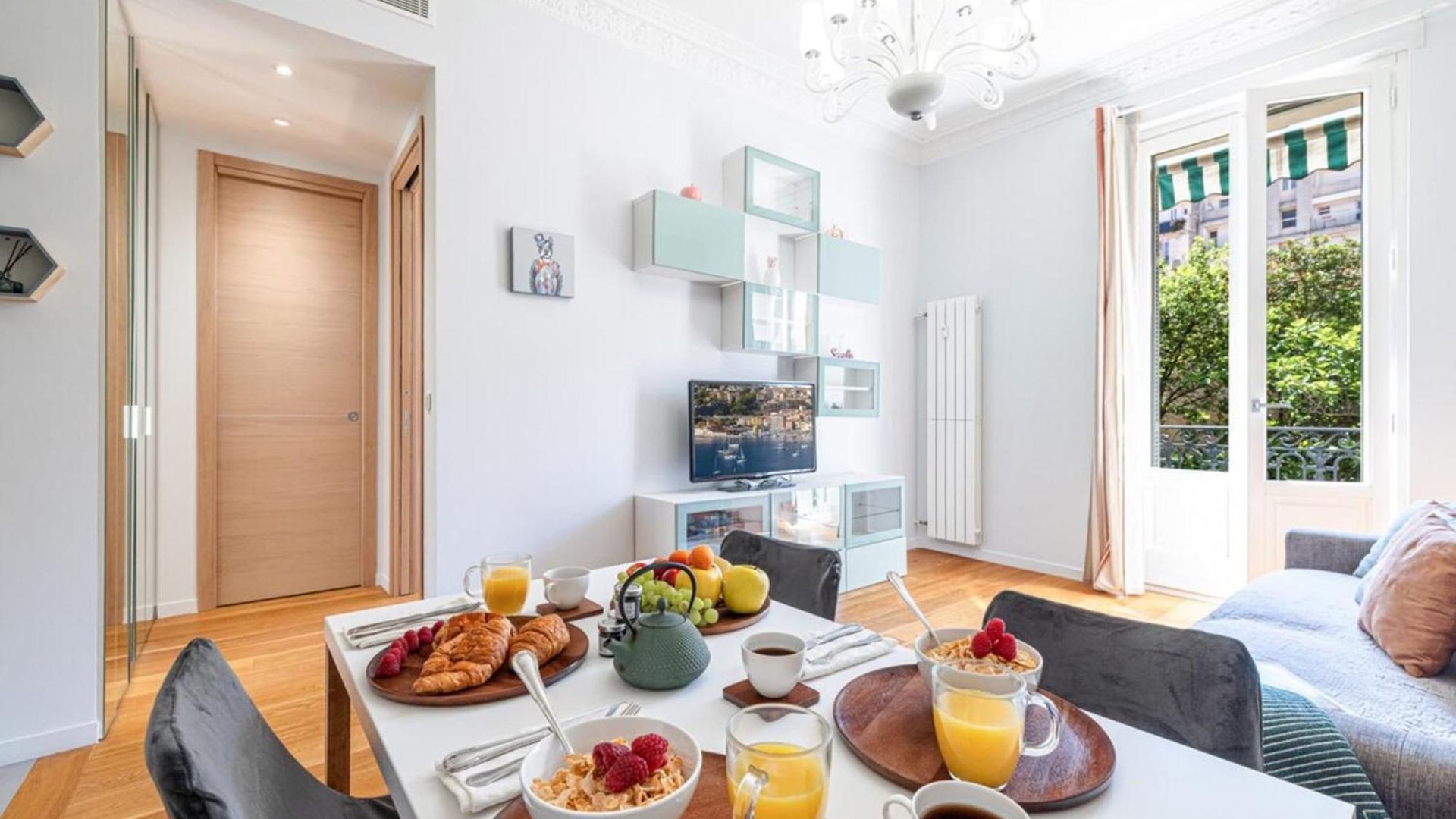 Appartement Joffre 49-d - Charming 2 Bedroom - Carré D'or *