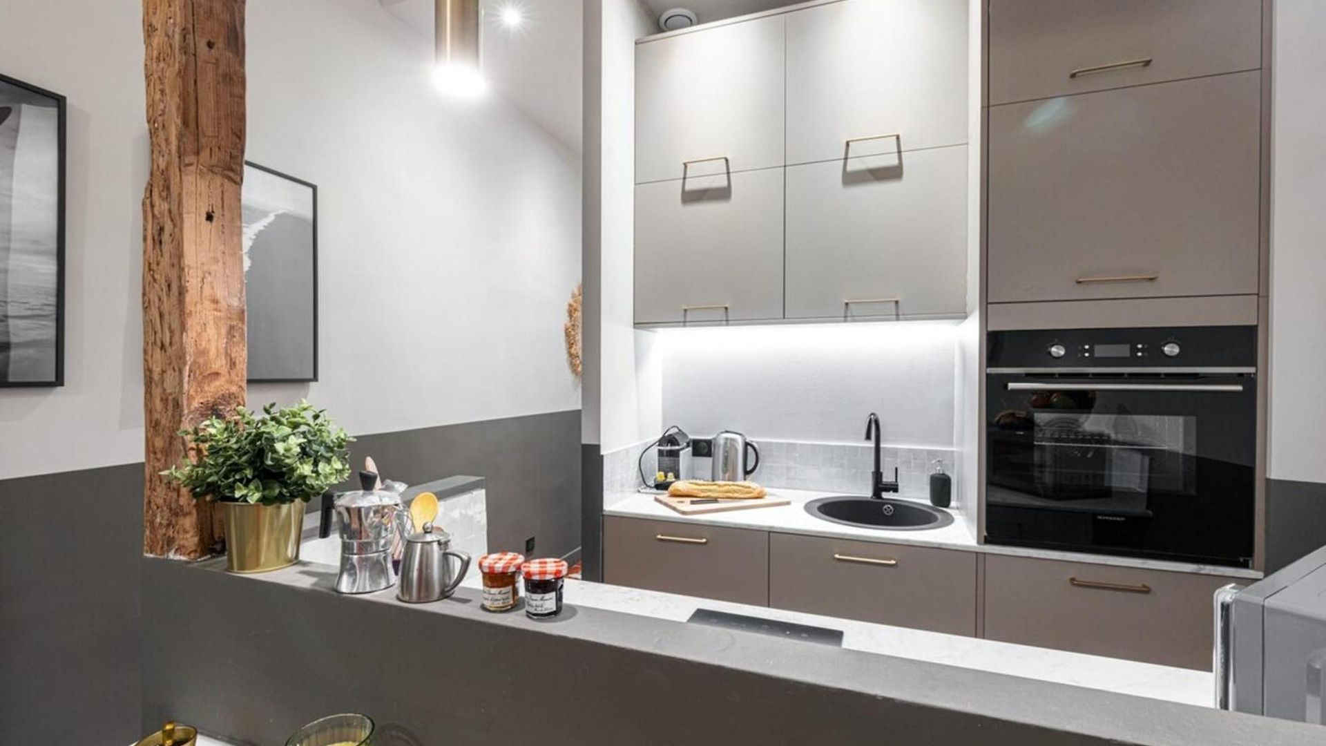 My Casa - La Croix - Old Town Modern - 2 Bedrooms Nice
