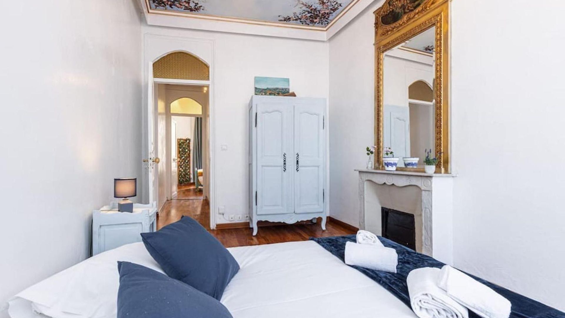 Apartment Risso - Comfortable 3 Bedrooms With Balcony
