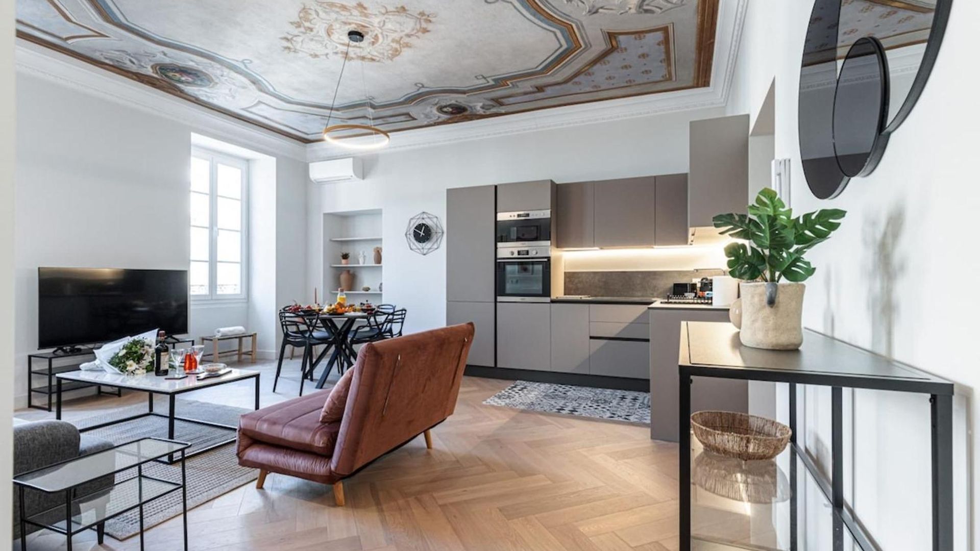 My Casa - Philibert - Traditional With Historical Fresc Apartment *