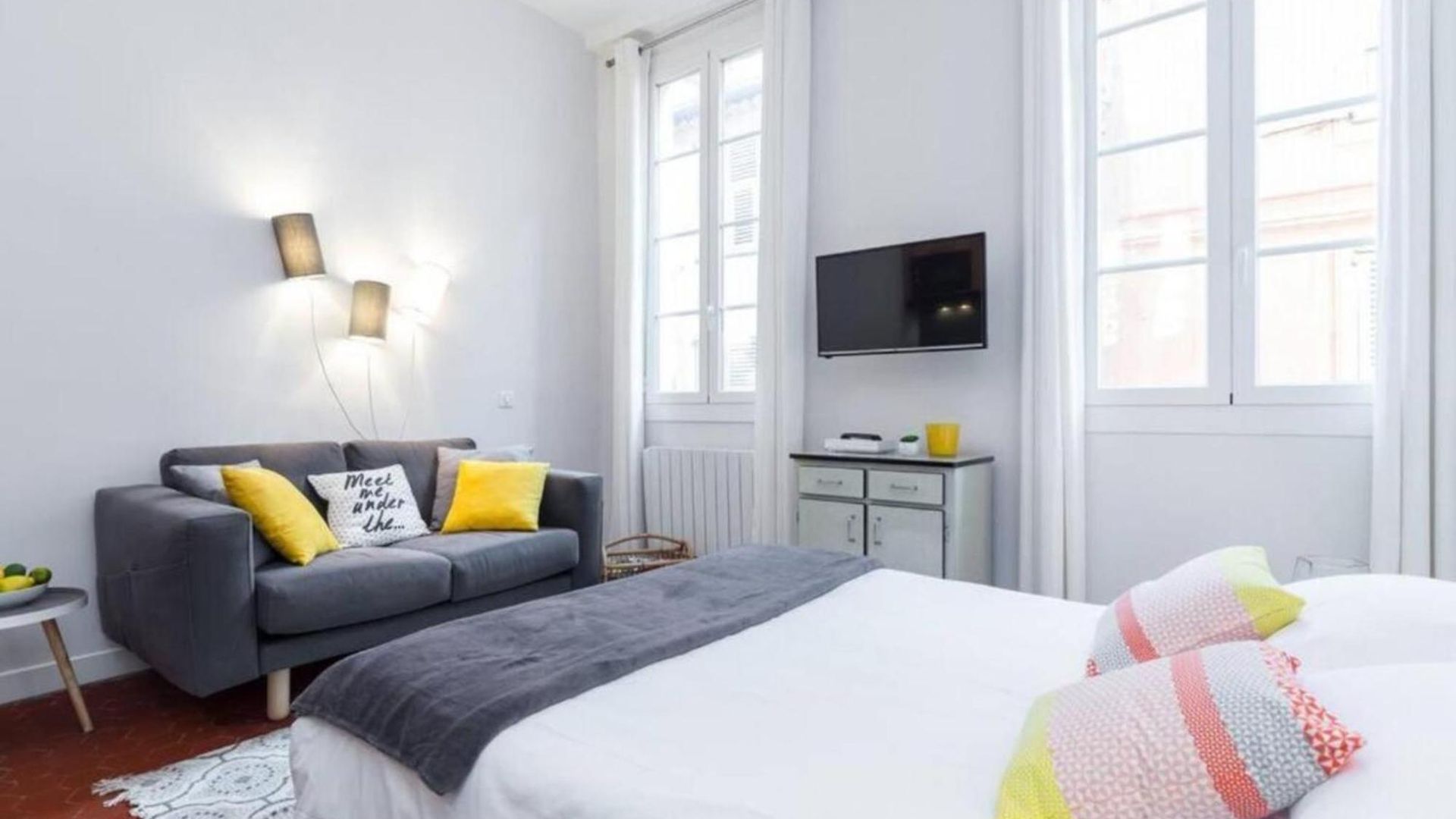 My Casa - Droite - Bright In The Old Town