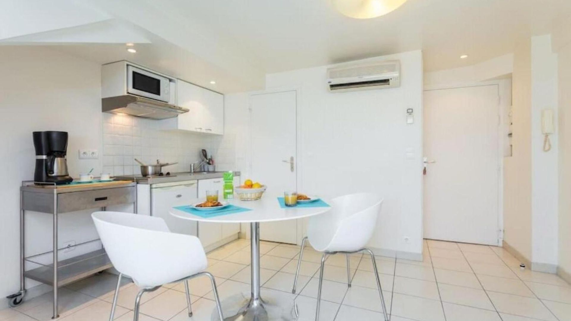 My Casa - Port 1 - Spacious And W Ac On The Port Apartment