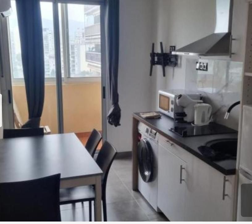 F3 ,appartement Climatisé Neuf, Magnifique Vue Sur Et Aéroport, Proche Tram Et Gare Sncf 1 Min,aéroport 3 Minutes, 3 Rooms, New Ac Apartment, Magnificent Sea&airport Views, Close To Tram&sncf Train Station 1 Min, Airport 3 Min Appartement Nice