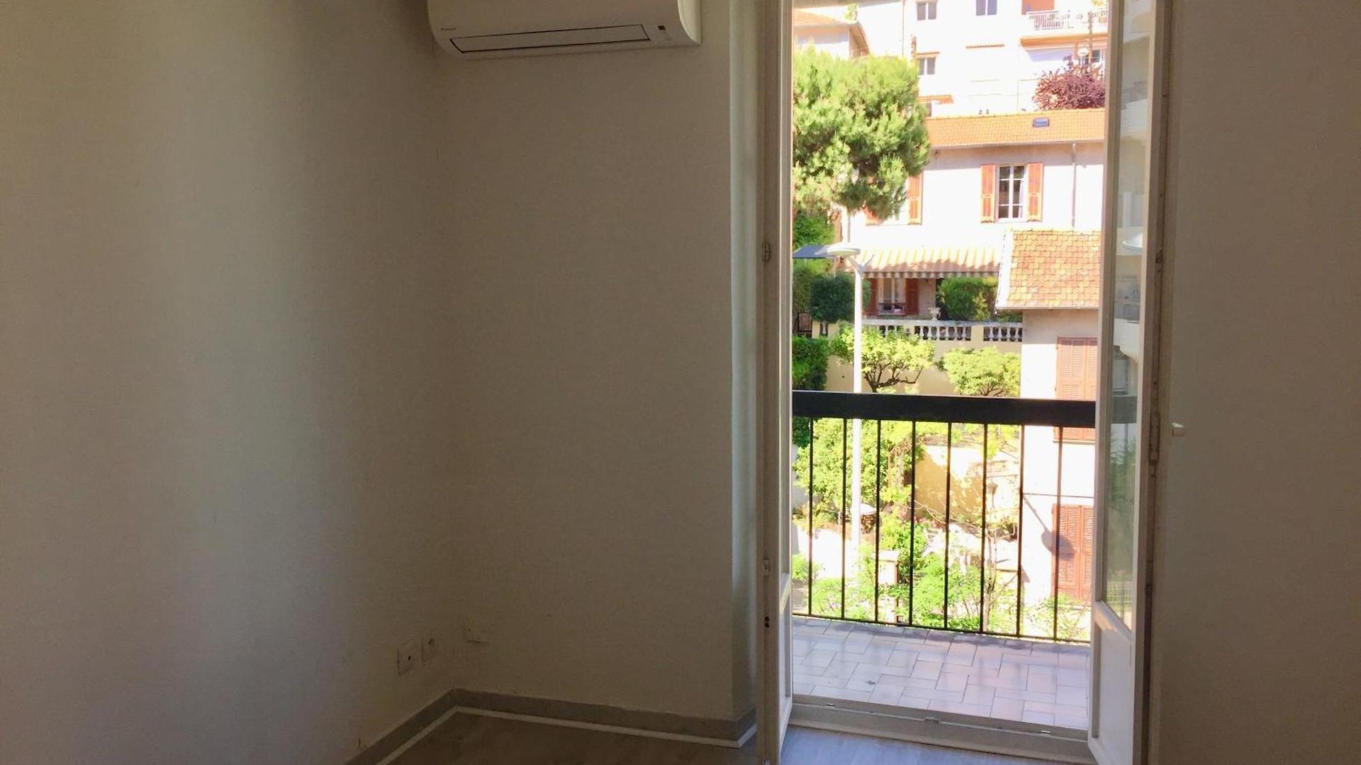 Equipe Apartment *