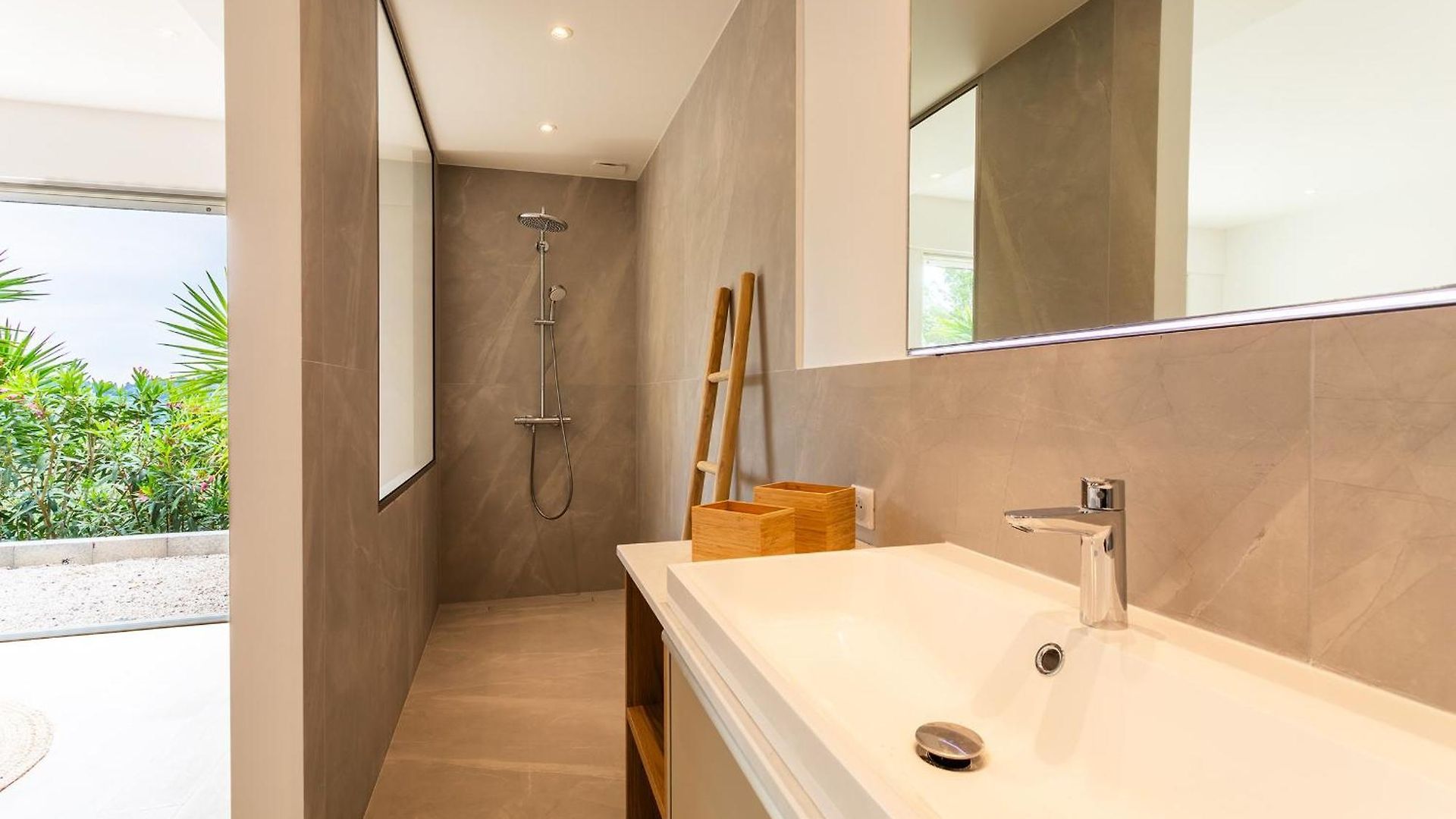 Nidazur Vi4413 By Riviera Homes *